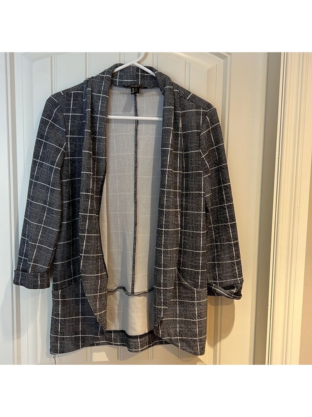 *4 for $25* Revamped plaid 3/4 sleeve long blazer